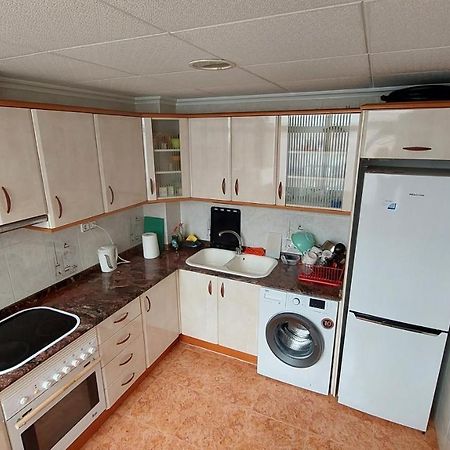 Central Accommodation Alicante Bagian luar foto