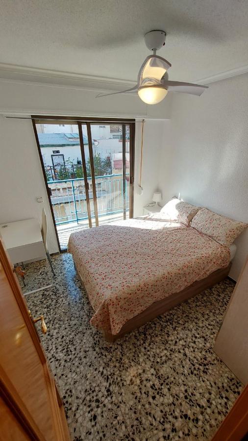 Central Accommodation Alicante Bagian luar foto