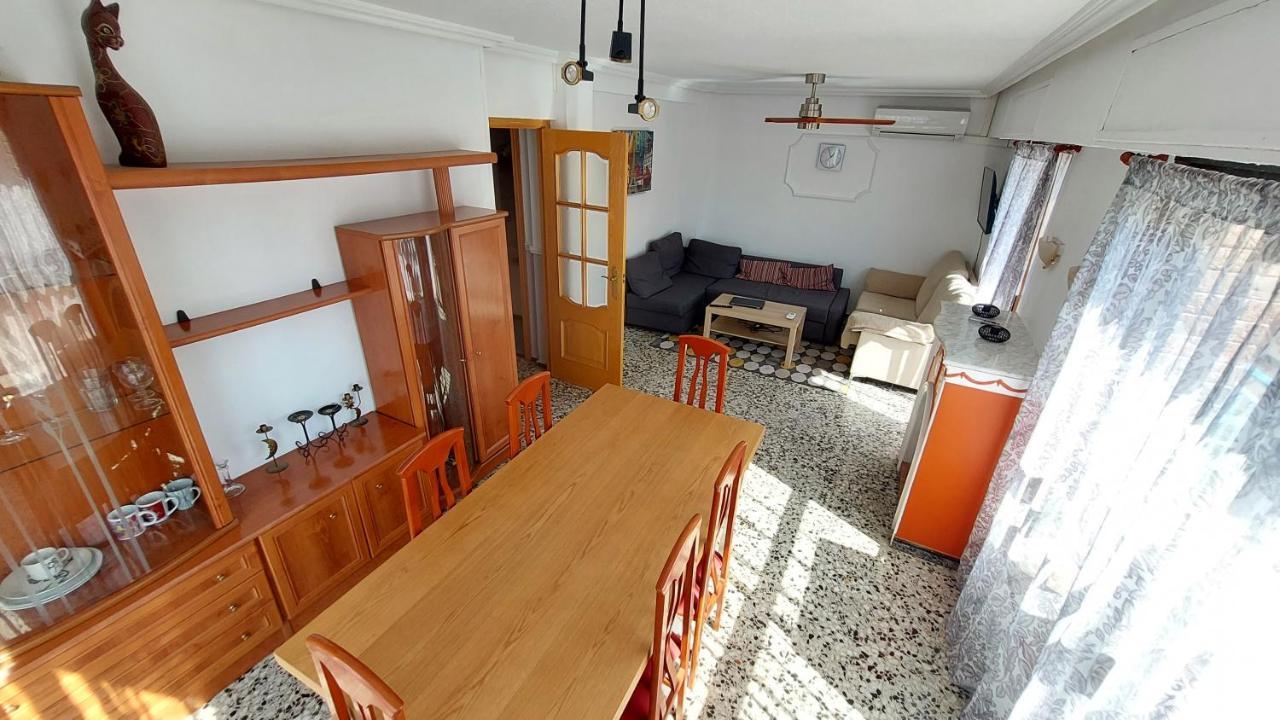 Central Accommodation Alicante Bagian luar foto