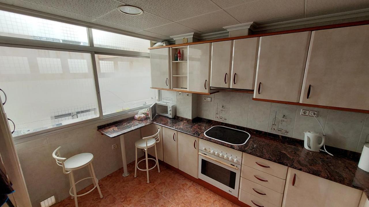 Central Accommodation Alicante Bagian luar foto