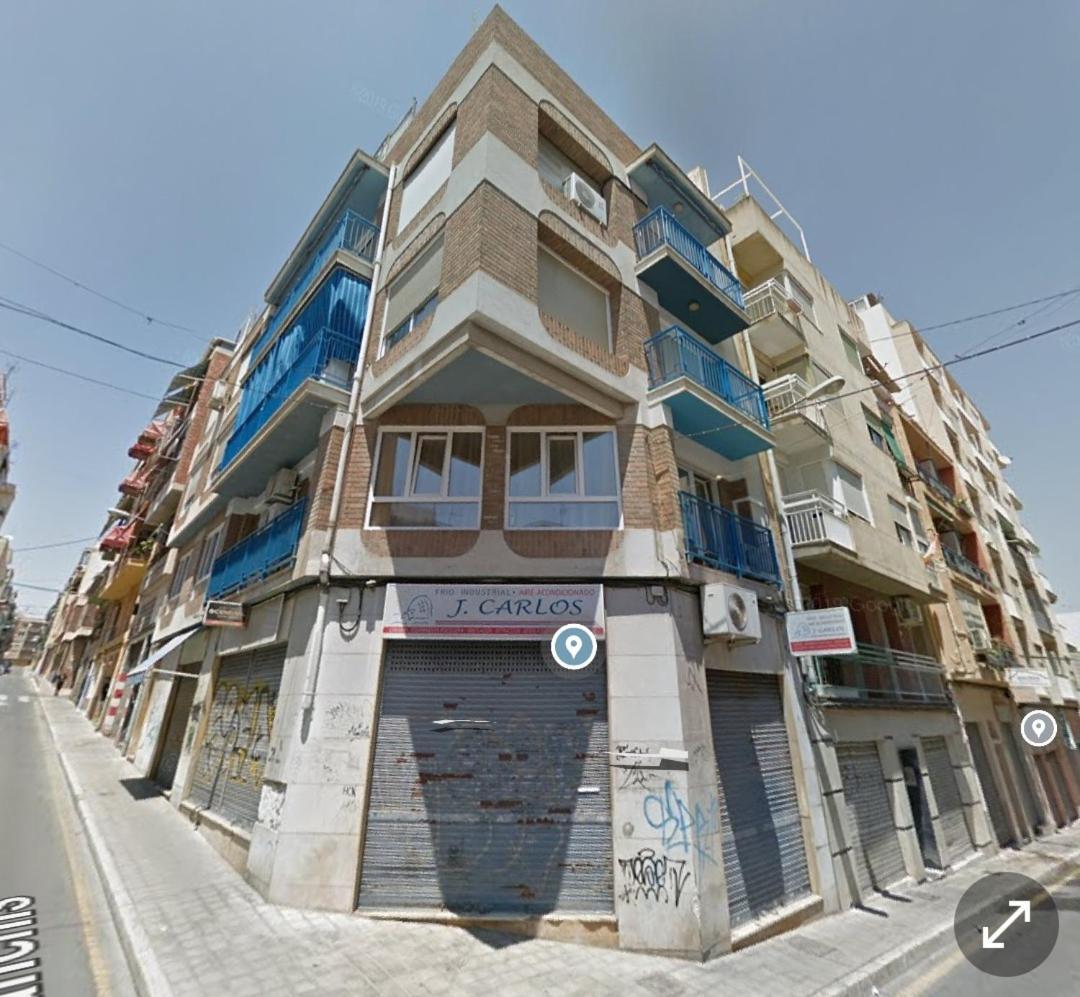 Central Accommodation Alicante Bagian luar foto